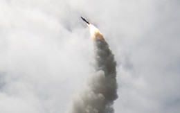 Có nên tấn công tàu chiến bằng tên lửa phòng không SM-6 trị giá... 17 triệu USD?