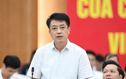 Bộ Nội vụ: ‘Không phải ai cũng được chuyển thành công chức’