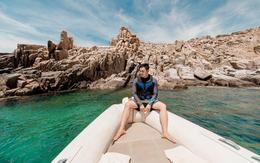 Nam ca sĩ Việt sốc vì bố mẹ ly hôn: Tuổi 43 chưa lấy vợ, du lịch khắp thế giới, ở toàn resort sang