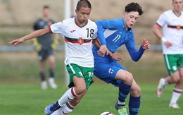 Bán tiền vệ Việt kiều, ông bầu châu Âu hé lộ chi tiết gây sốt: "30 năm tôi chưa gặp chuyện thế này"