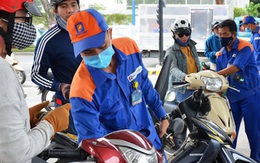 Cấm xe máy chạy xăng, cây xăng có thể chuyển thành trạm sạc xe điện?