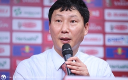 Lễ họp báo gặp sự cố bất ngờ, HLV Kim Sang-sik liền tuyên bố hạ gục Indonesia ở chung kết