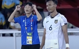 Vắng cầu thủ nhập tịch, U23 Indonesia chỉ biết ném biên?