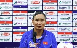 HLV Mai Đức Chung nhắc nhở tuyển nữ Việt Nam không chủ quan sau đại thắng 6-0 trước UAE