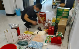 Đột kích 2 cửa hàng và 4 khu dân cư, công an triệt phá đường dây sản thuốc giả quy mô hàng 36 tỷ đồng, tịch thu hơn 4.500 hộp dược phẩm kém chất lượng