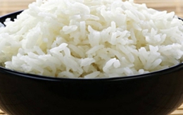 Có nên ăn cơm vào bữa sáng?