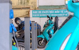 Đua nhau mở quán cà phê kết hợp sạc xe điện: Coi chừng bị phạt