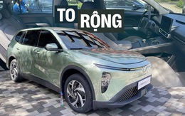 VinFast Limo Green lộ chi tiết nội thất không thể hiện qua bảng thông số: Cửa gió cho 3 hàng ghế, sạc USB phía sau, vô lăng gây thắc mắc