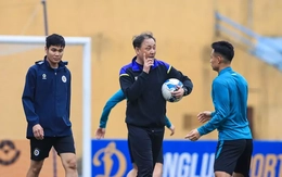 Thú vị cuộc đua của các HLV ngoại tại V-League