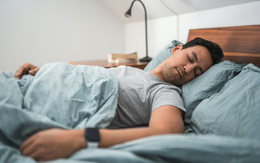 Ngủ kiểu này mỗi tối có thể gây sa sút trí tuệ: Đọc ngay còn tránh