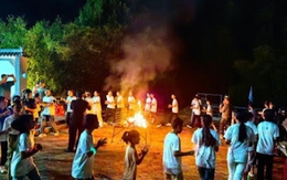 Bí mật rùng mình đằng sau 1 TRẠI HÈ: Phụ huynh phát hiện chân tướng từ tin nhắn bị thu hồi vội vã