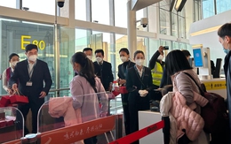 Khách Việt trầm trồ với thứ ở sân bay Trung Quốc, nhận xét: "Thật sự khủng khiếp!"