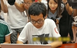 Nam sinh học giỏi được cả làng kỳ vọng nhưng thi trượt đại học, 1 tháng sau bỗng được “đặc cách” trúng tuyển: Nhờ 1 câu nói của cán bộ chấm thi