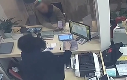 Người đàn ông đến ngân hàng yêu cầu chuyển hơn 1 tỷ vào tài khoản mang tên mình: Giao dịch viên từ chối và báo cảnh sát