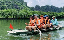 Miễn thị thực cho công dân 12 nước đến Việt Nam du lịch