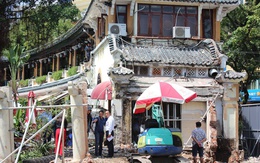 Sau "Hàm cá mập", tháo dỡ hạng mục tạm tại nhà hàng Thủy Tạ bên hồ Gươm