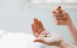 6 loại thuốc hại thận chẳng kém rượu bia nếu dùng sai cách: Toàn loại rất quen với người Việt