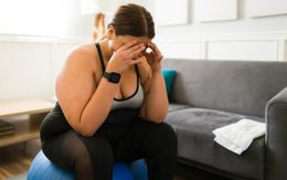 Chồng tử vong vì bị vợ hơn 100kg vô tình ngã đè vào người