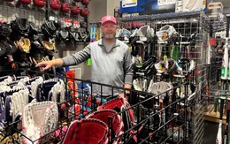 Tại một nơi trên đất Mỹ, gánh nặng thuế quan "chỉ có trên tivi": Người bán vẫn đắt hàng, người mua vẫn "vung tiền khắp nơi"