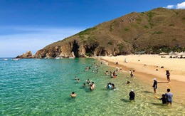 Không phải Đà Nẵng, Nha Trang, đây là nơi được du khách nhận xét: Ít ở đâu biển đẹp mà sạch thế này!
