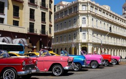 Những mẫu xe cổ huyền thoại vẫn chạy bon bon trên đường phố Cuba
