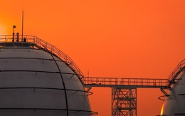 Xuất khẩu LNG của Mỹ tăng kỷ lục, đạt 69 triệu tấn: Tưởng sẽ rất vui nhưng lại khiến Mỹ "vò đầu bứt tai"