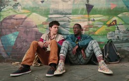 Xem phim Sex Education, tôi rút ra 1 bài học sâu sắc về cách dạy con trai: Thật may tôi đã kịp thay đổi