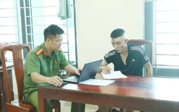 Khởi tố 2 kẻ trộm cắp xe máy, ném ‘bom’ xăng vào công an