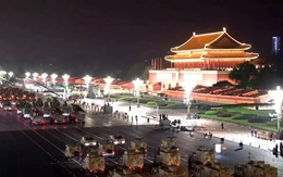 Hàng loạt khí tài xuất hiện trong buổi diễn tập duyệt binh quy mô lớn của Trung Quốc