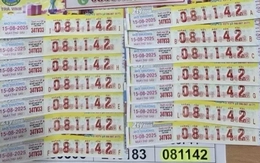 Một phụ nữ vừa trúng độc đắc 14 tờ vé số