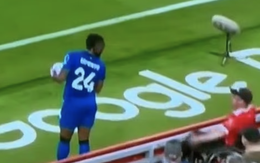 Phân biệt chủng tộc với cầu thủ Bournemouth, fan Liverpool sẽ bị cấm đến sân trọn đời