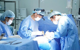 Bác sĩ Việt Nam mở kịp đường thở cứu người đàn ông Campuchia