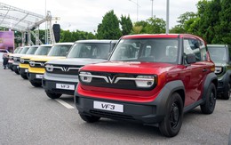 Nhìn lại VinFast VF 3 sau đúng 1 năm bàn giao khách Việt: Từ tân binh leo lên vua doanh số với hơn 48.000 xe bán ra