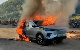 Trung bình mỗi ngày có 8 xe điện bị cháy ở Trung Quốc: Loại xe này có thực sự nguy hiểm hơn xe xăng?