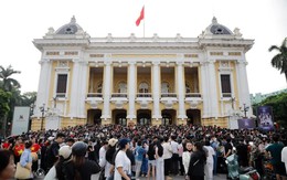 Hàng ngàn khán giả xếp hàng nhận vé concert "Việt Nam trong tôi"