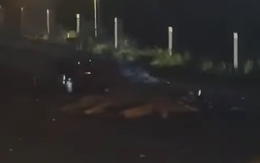 Xe máy tông nhau trong đêm, 2 thiếu niên tử vong