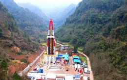 Còi báo động vang lên, dự án khoan sâu 3.300m dừng thi công khẩn cấp, kho báu chứa hàng trăm tỷ m3 'vàng trắng' lộ diện nhờ công nghệ cao