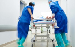 Người phụ nữ tử vong vì đột quỵ: Bác sĩ chỉ ra 1 sai lầm tai hại khi ăn canh