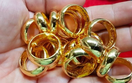 Rút sổ tiết kiệm 500 triệu đồng để mua vàng khi giá 85 triệu/lượng, người đàn ông thừa nhận: "Tôi đu đỉnh thành công nhưng luôn sống trong bất an"