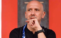 Phản ứng trọng tài rồi "trốn" vào đường hầm, trợ lý CLB CAHN nhận án phạt nặng từ VFF