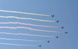 Hàng loạt máy bay quân sự mới xuất hiện trong lễ duyệt binh Trung Quốc