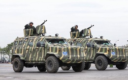 "Chiến binh thép" sở hữu giá súng xoay tròn xuất hiện tại Tổng hợp luyện diễu binh 2/9 có gì đặc biệt?