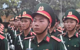 Chiến sĩ tham gia diễu binh A80 nén nỗi đau bố mất để hoàn thành tốt nhiệm vụ