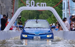 Xe ô tô điện có thể chịu ngập nước được bao lâu?