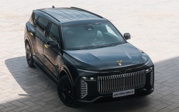 Cận cảnh xe VinFast Lạc Hồng đưa đón Nguyên thủ: Kiểm thử nghiêm ngặt, 440 phát đạn, 11 lần nổ mìn