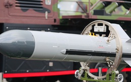 Ngắm dàn tên lửa đối hạm "Sông Hồng", tên lửa S-125-VT tại triển lãm thành tựu đất nước