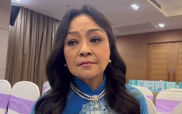 Nữ danh ca 69 tuổi bị nhắn tin nói dạy đời: "Cũng đúng thôi"