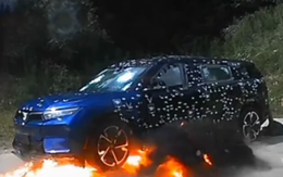 Video hé lộ cảnh thử nghiệm chống đạn và vũ khí nổ của Lạc Hồng 900 LX