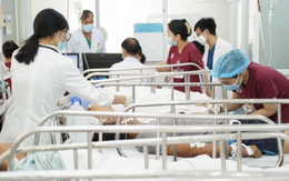 Cô gái ở TP HCM hốt hoảng khi phát hiện bàn tay người ven đường