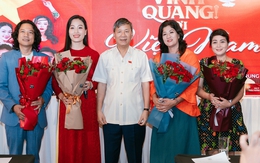 Hơn 30 ca sĩ hát trong MV "Vinh quang, ơi Việt Nam!" của Anh hùng Lao động Nguyễn Anh Trí